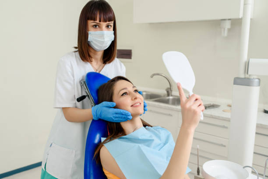 Thinking About Dental Implants in Texas? How Full-Mouth Implant Treatment Works